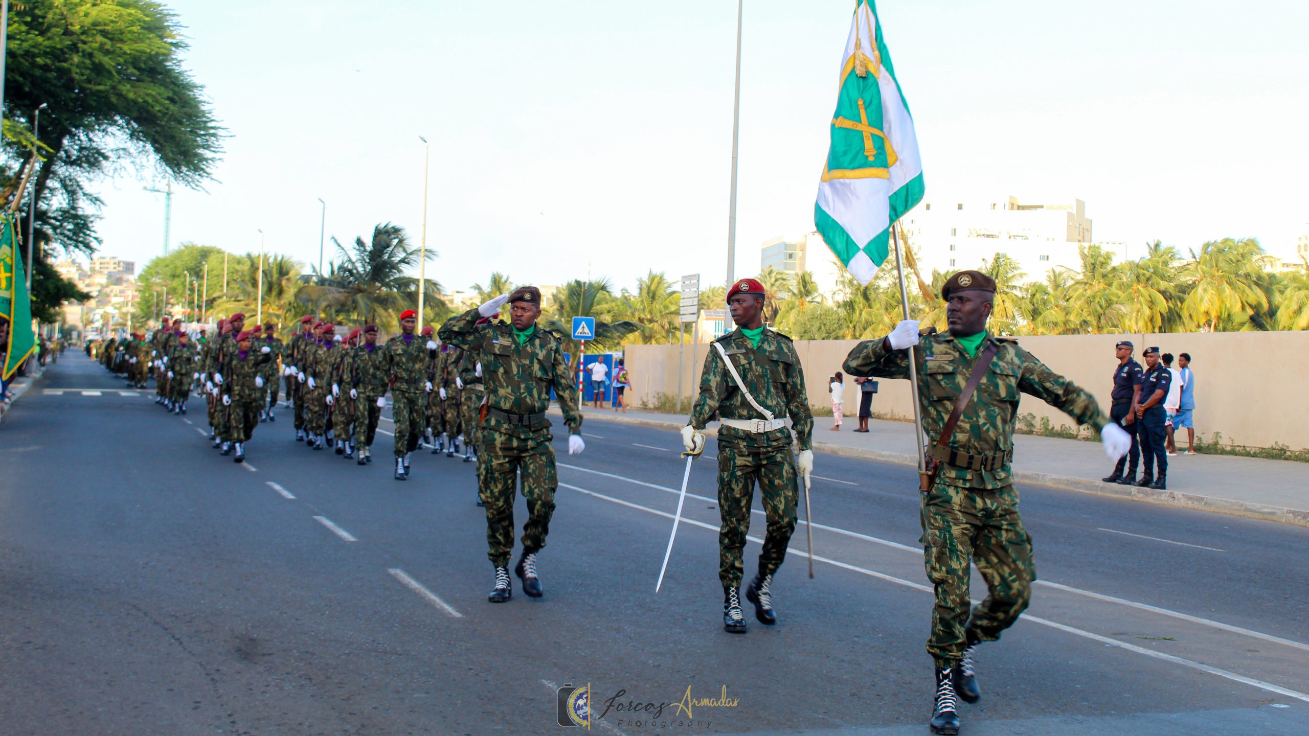 Desfile na Cidade da Praia em comemoração…