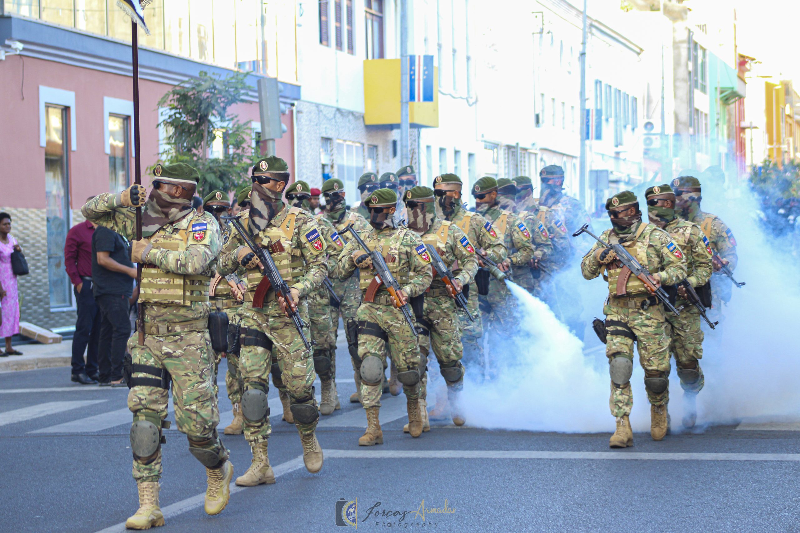 Desfile na Cidade da Praia assinala o…
