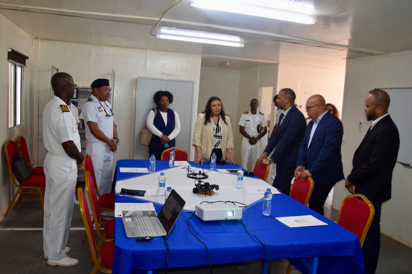 CEMFA acompanha Ministra da Defesa Nacional em visita ao Ponto Naval da Esquadrilha Naval em São Vicente